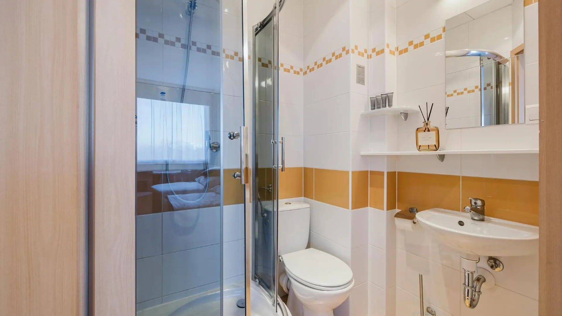 Silver Apartments - Poznan - By Kramm Apartments Апарт-отель