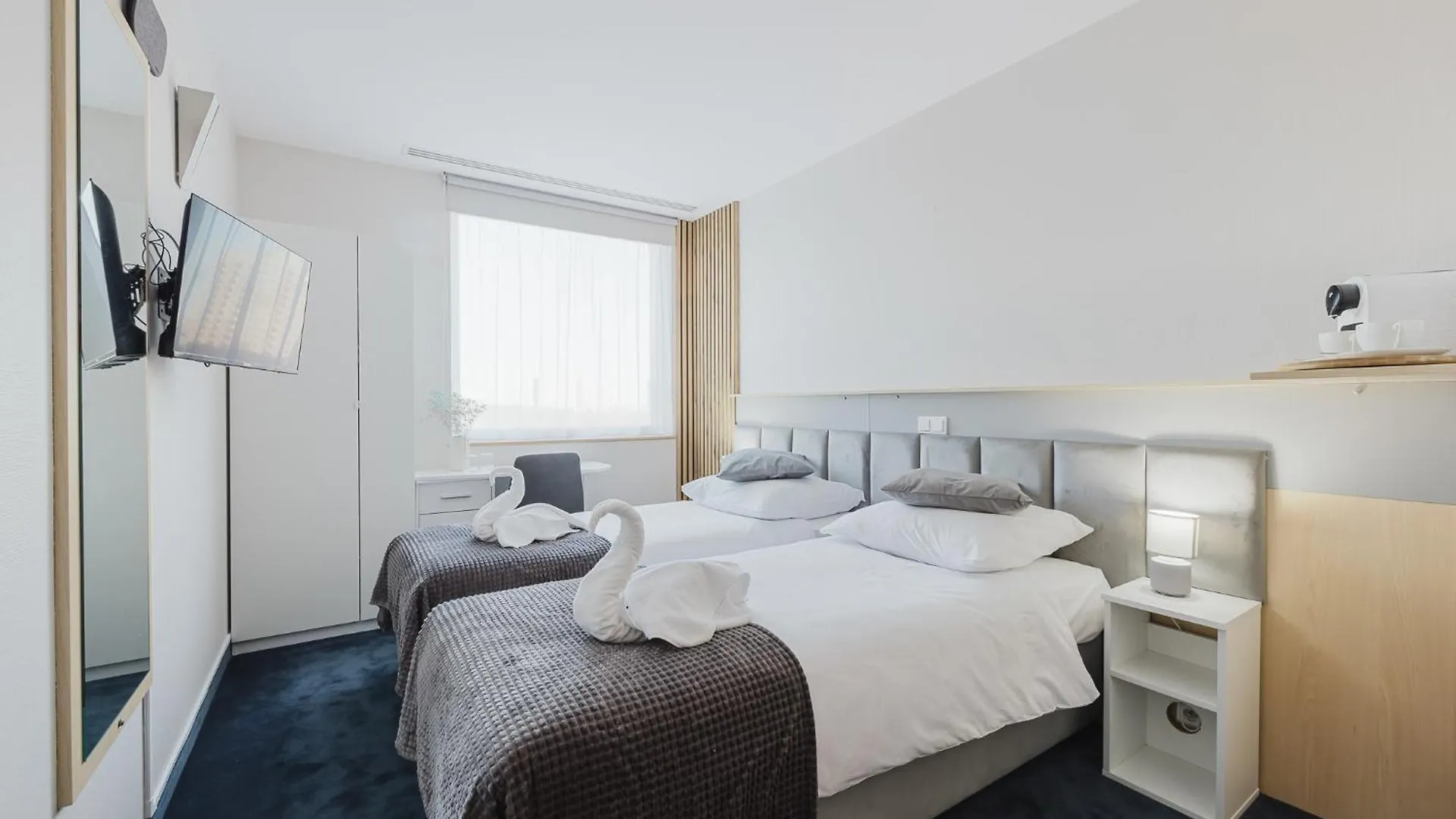 Silver Apartments - Poznan - By Kramm Apartments Апарт-отель