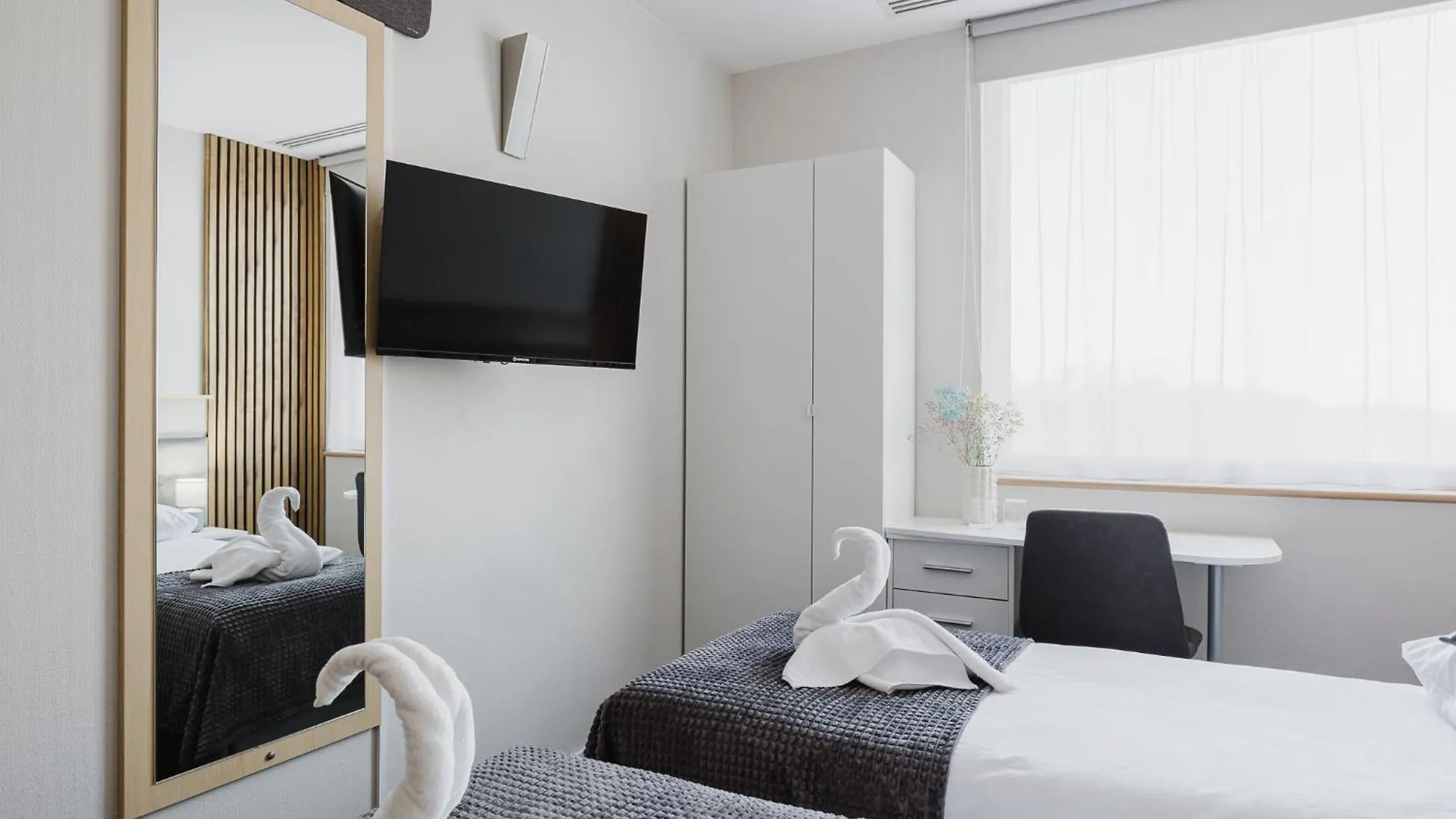 Silver Apartments - Poznan - By Kramm Apartments Польша